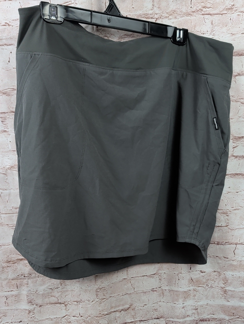 Patagonia Athletic Skort - Charcoal Gray XL With Pockets